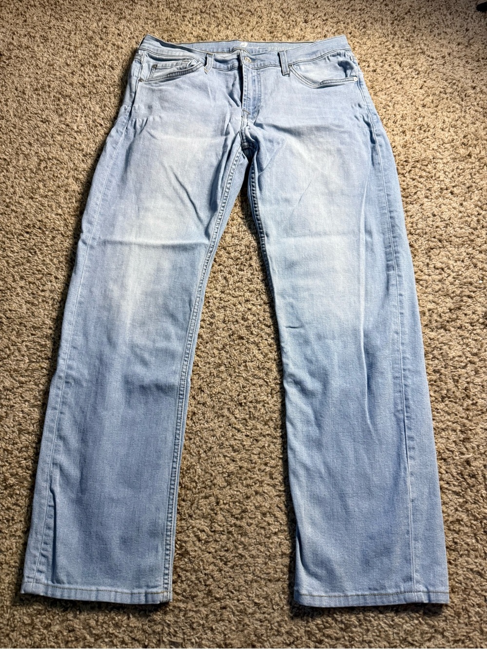 Light Wash Men’s Straight Leg Jeans - Classic Casual